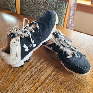 Under Armour Baseball Cleats Black and White Size 7.5